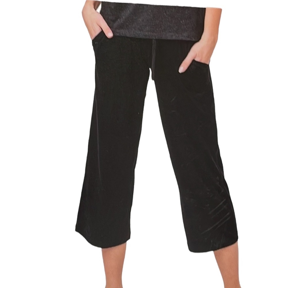 Tuff Athletics Black Capri Pants